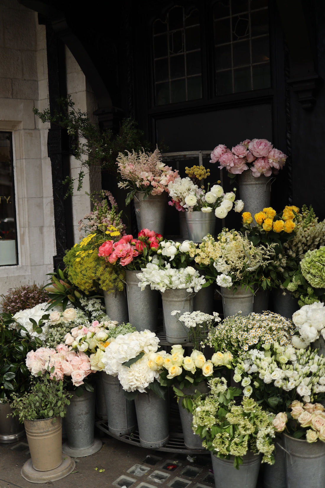 5 Ways to Make Your Fresh Flowers Last Longer